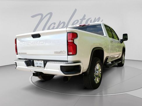 Used 2024 Chevrolet Silverado 3500 High Country w/ High Country Premium Package AWD/4WD image 7