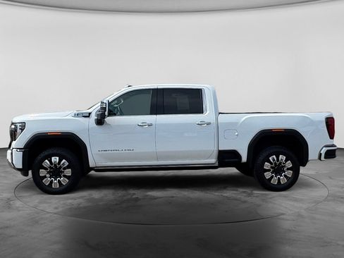 Used 2025 GMC Sierra 2500 Denali w/ Denali Reserve Package AWD/4WD image 6