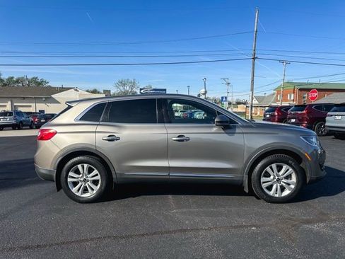 Used 2016 Lincoln MKX Premiere image 9