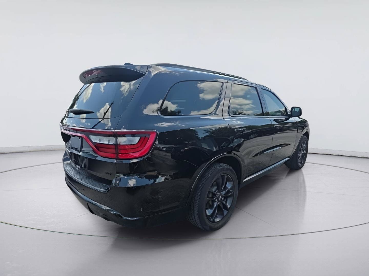 Used 2024 Dodge Durango GT w/ Blacktop Package RWD image 5