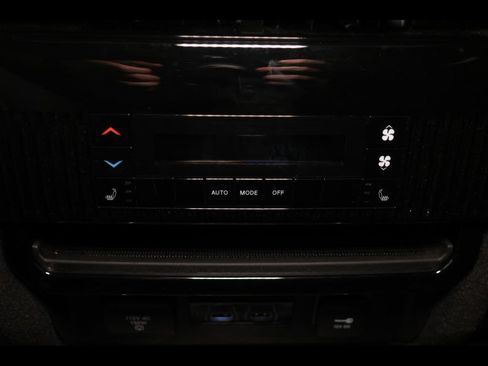 Used 2022 Jeep Wagoneer Series III w/ Premium Group I AWD/4WD image 32