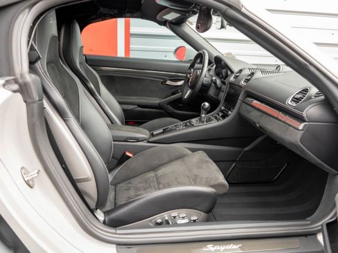 Used 2022 Porsche 718 Boxster Spyder w/ Light Design Package RWD image 27