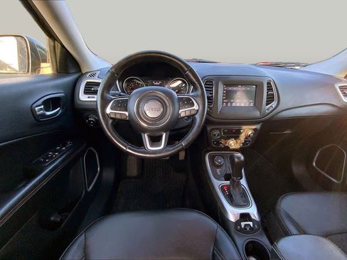 Used 2019 Jeep Compass Latitude w/ Cold Weather Group AWD/4WD image 6