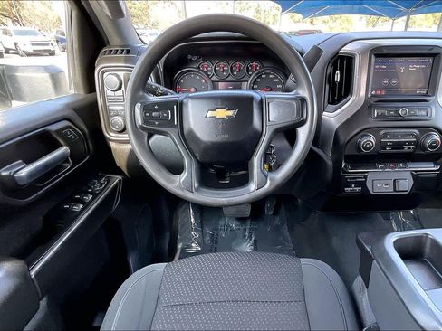 Used 2022 Chevrolet Silverado 2500 Custom w/ Custom Convenience Package image 5
