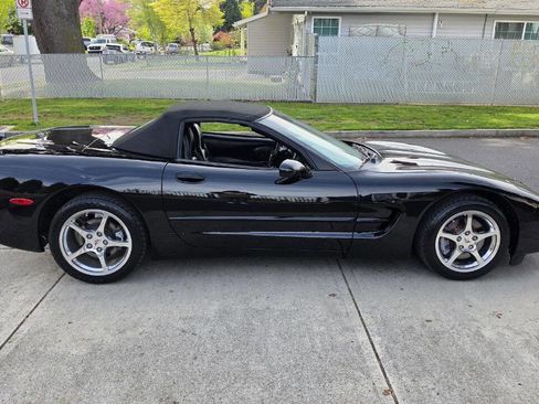 Used 2000 Chevrolet Corvette Convertible RWD image 4