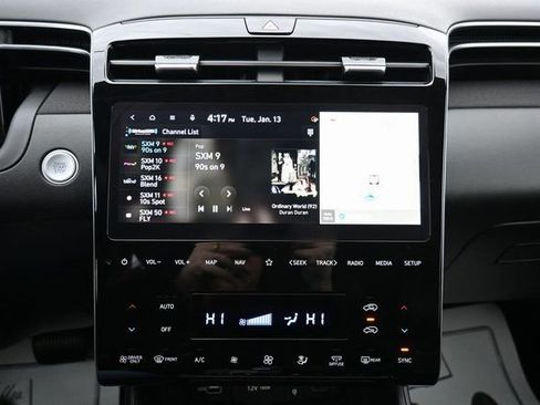 Used 2024 Hyundai Tucson Limited image 32