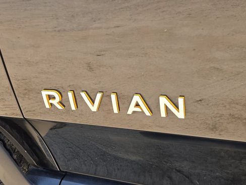 Used 2023 Rivian R1T Adventure AWD/4WD image 30