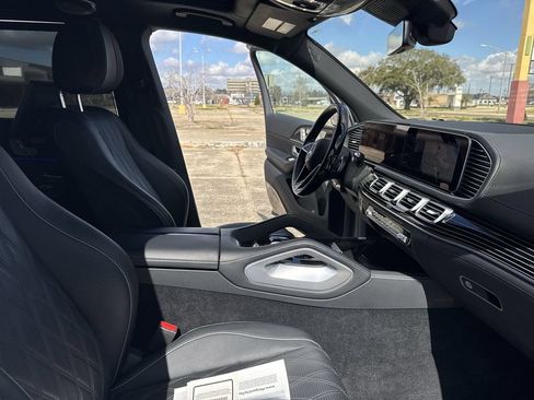Used 2024 Mercedes-Benz Maybach GLS 600 4MATIC image 31