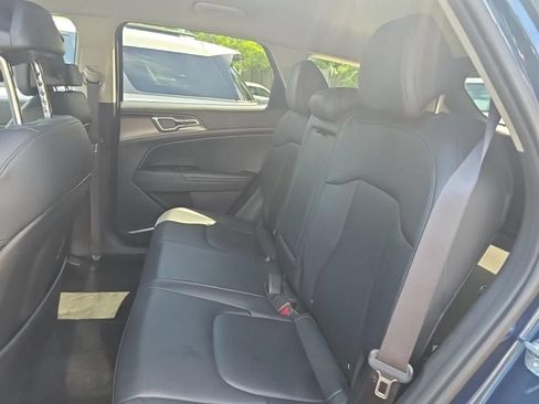 Used 2023 Kia Sportage EX AWD/4WD image 5