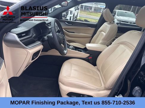 Used 2023 Jeep Grand Cherokee L Limited w/ Black Appearance Package AWD/4WD image 22