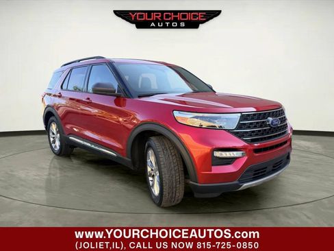 Used 2020 Ford Explorer XLT w/ Equipment Group 202A AWD/4WD image 11