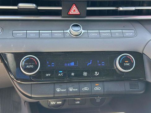 Used 2024 Hyundai Elantra SEL FWD image 23