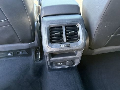 Used 2023 Volkswagen Tiguan SE R-Line image 28