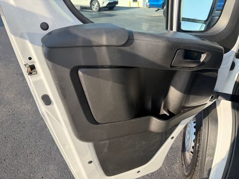 Used 2025 RAM ProMaster 2500 w/ U-Haul Equipment Group FWD image 13