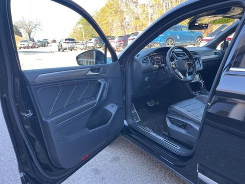 Used 2024 Volkswagen Tiguan SEL R-Line image 4