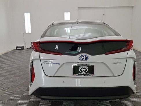 Certified 2022 Toyota Prius Prime Limited image 3