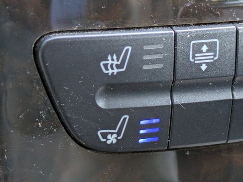 Used 2007 Mercedes-Benz CLS 550 image 27