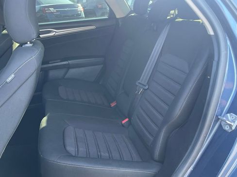 Used 2019 Ford Fusion SE FWD image 16