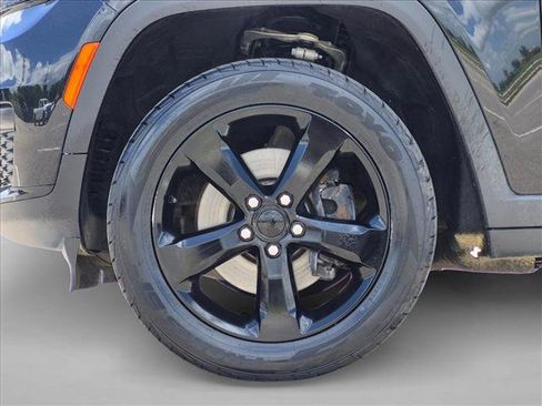 Used 2023 Jeep Grand Cherokee L Laredo AWD/4WD image 24