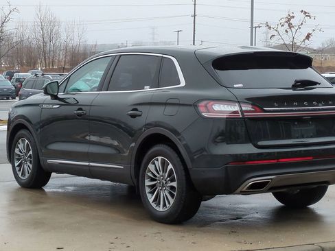Used 2022 Lincoln Nautilus Reserve AWD/4WD image 3