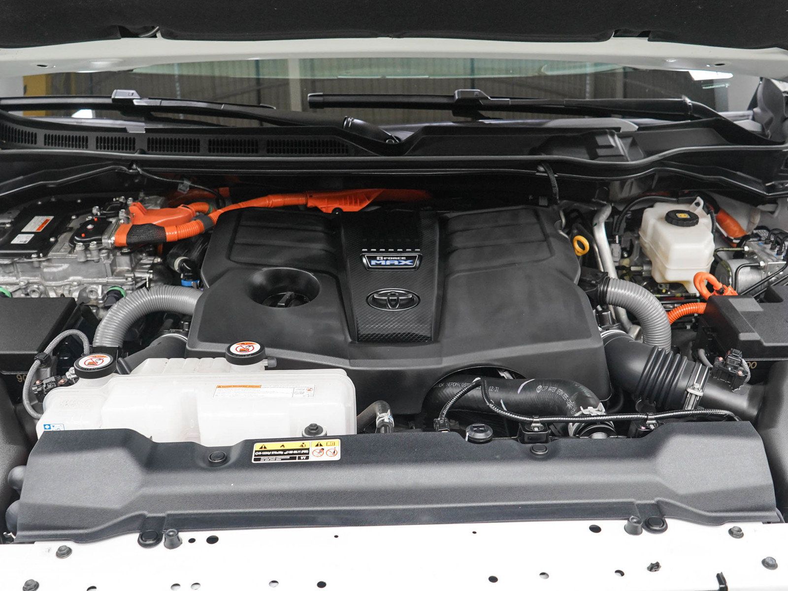 Used 2025 Toyota Sequoia Platinum AWD/4WD image 35