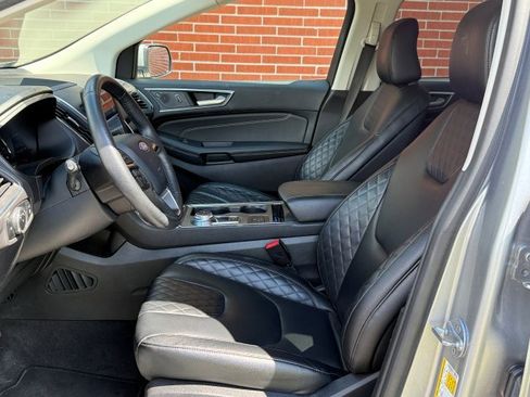 Used 2024 Ford Edge Titanium image 13