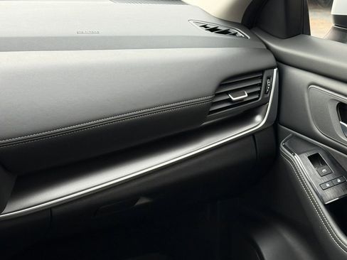 Used 2026 Nissan Rogue SV FWD image 15