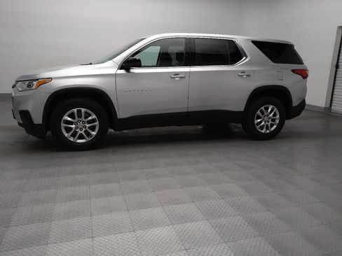 Used 2019 Chevrolet Traverse LS FWD image 2