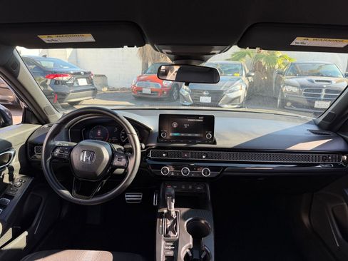 Used 2025 Honda Civic Sport image 31