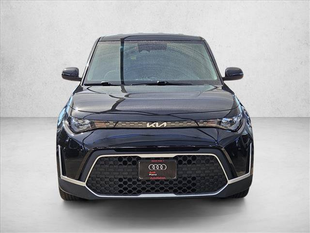 Used 2025 Kia Soul LX FWD image 2