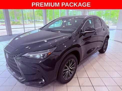 Used 2024 Lexus NX 250 FWD w/ Towing Package (2000 Lbs) image 3