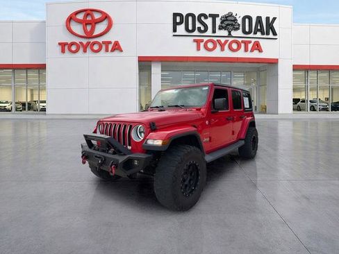 Used 2019 Jeep Wrangler Unlimited Sahara AWD/4WD image 2