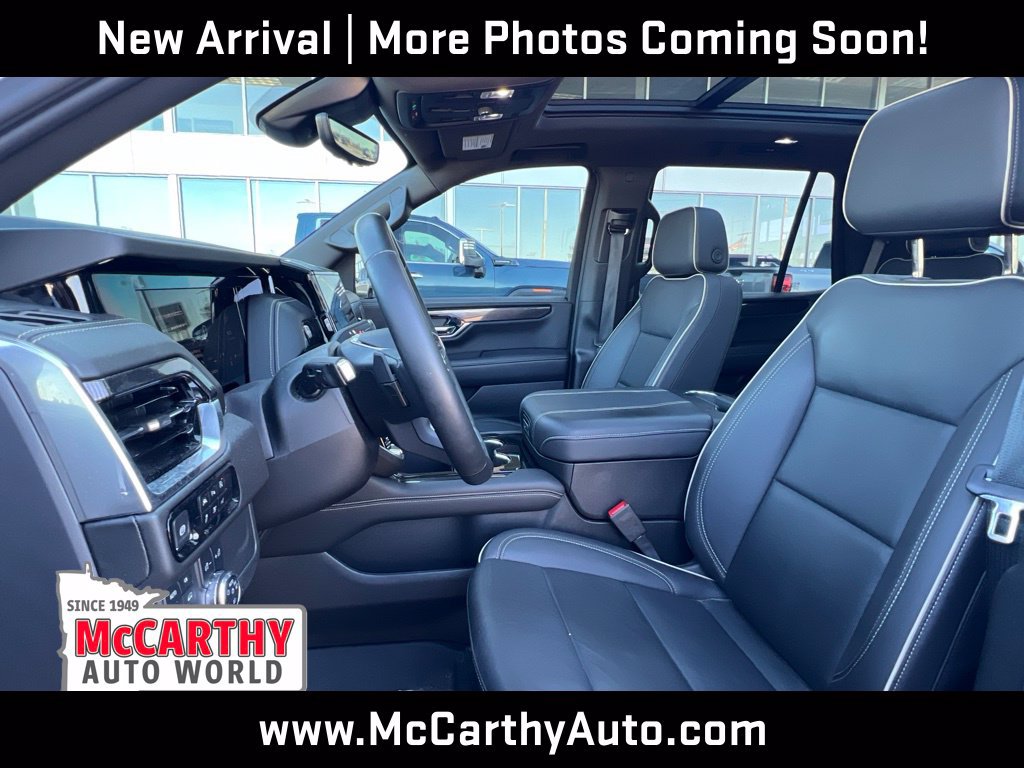 Used 2025 GMC Yukon Elevation w/ LPO, Elevation Black Package AWD/4WD image 12