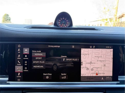 Used 2018 Porsche Panamera 4S image 19