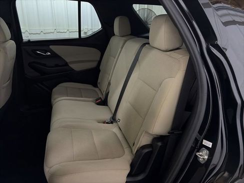 Used 2023 Chevrolet Traverse LS AWD/4WD image 28