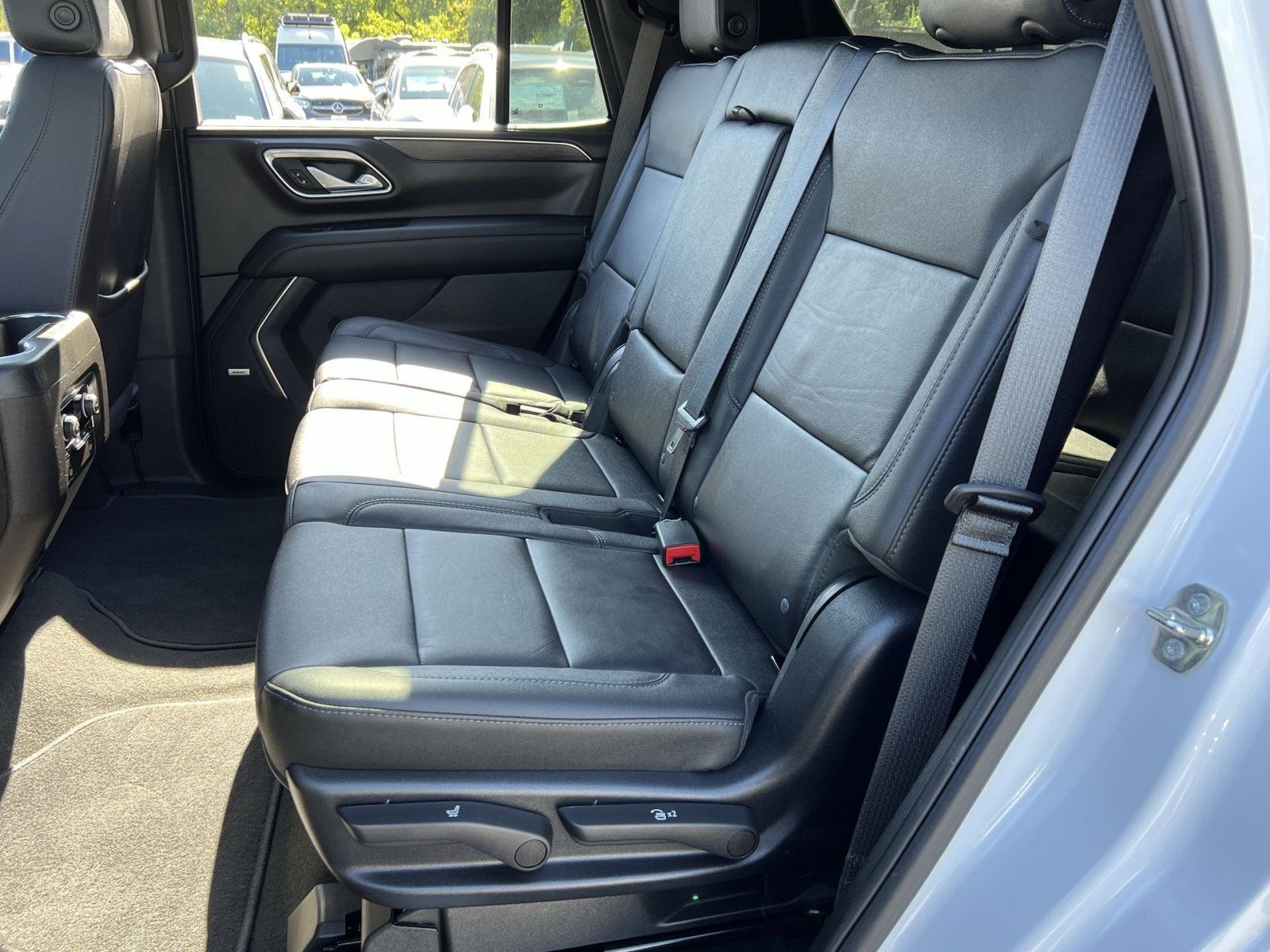 Used 2023 Chevrolet Tahoe Z71 w/ Luxury Package AWD/4WD image 30