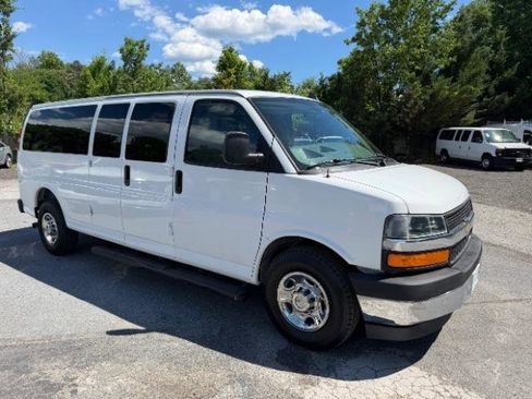 Used 2017 Chevrolet Express 3500 LT w/ LT Preferred Equipment Group RWD image 7