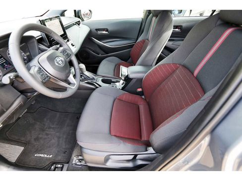 Used 2025 Toyota Corolla SE image 11