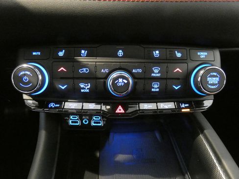 Used 2024 Dodge Durango GT image 15