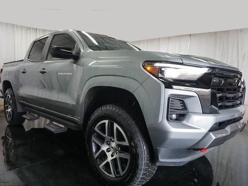 Used 2023 Chevrolet Colorado Z71 w/ Z71 Convenience Package 2 AWD/4WD image 2