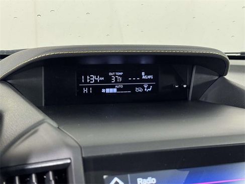 Used 2022 Subaru Crosstrek 2.5i Sport w/ Moonroof Package image 26