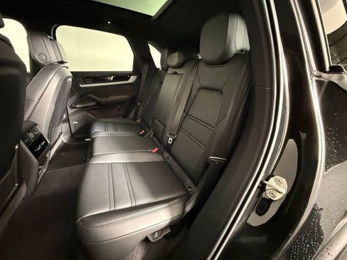 Certified 2025 Porsche Cayenne S image 24