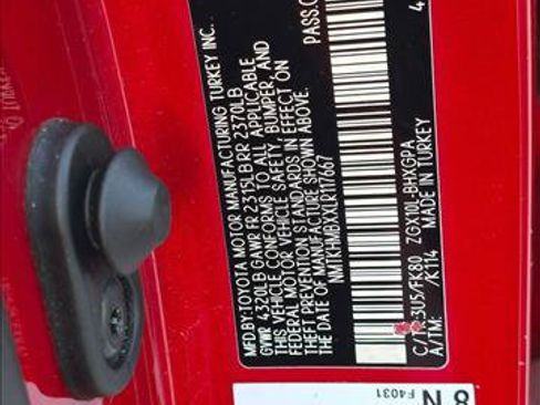Used 2020 Toyota C-HR XLE FWD image 21