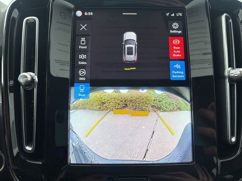 Certified 2023 Volvo XC40 B5 Ultimate w/ Protection Package Premier image 29