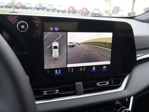 New 2026 Chevrolet Equinox LT w/ Convenience Package II FWD image 27