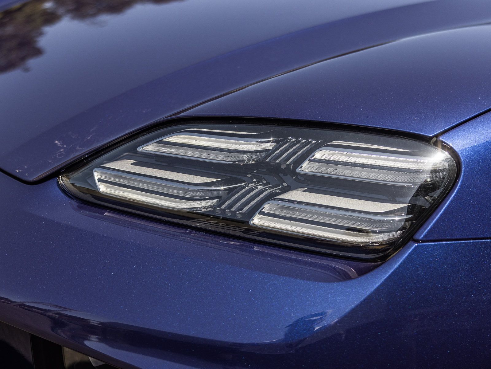 Certified 2025 Porsche Macan 4 Electric AWD/4WD image 23