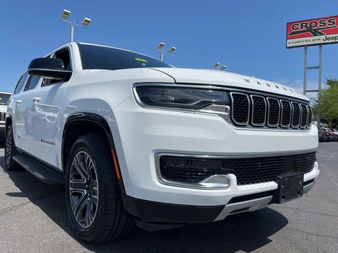 Used 2024 Jeep Wagoneer L Series II w/ Flexible Seating Group AWD/4WD image 47