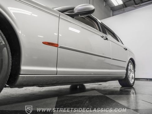 Used 2004 Jaguar XJ8 image 22