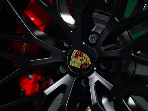 Used 2023 Porsche Macan GTS w/ Premium Package Plus image 9