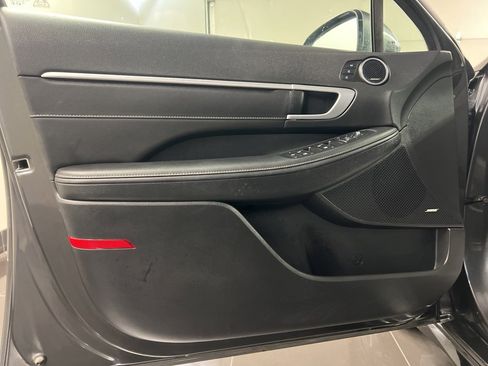 Used 2025 Hyundai Sonata Limited image 30